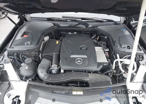 2017 Mercedes-Benz E 300 z USA, uszkodzony, nr VIN WDDZF4JB8HA221645